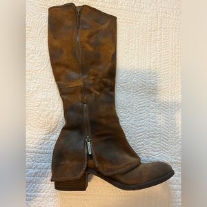 Donald Pliner Devi Tall boots 8.5, 2” heel, 14.5 circumference. Double zippers.